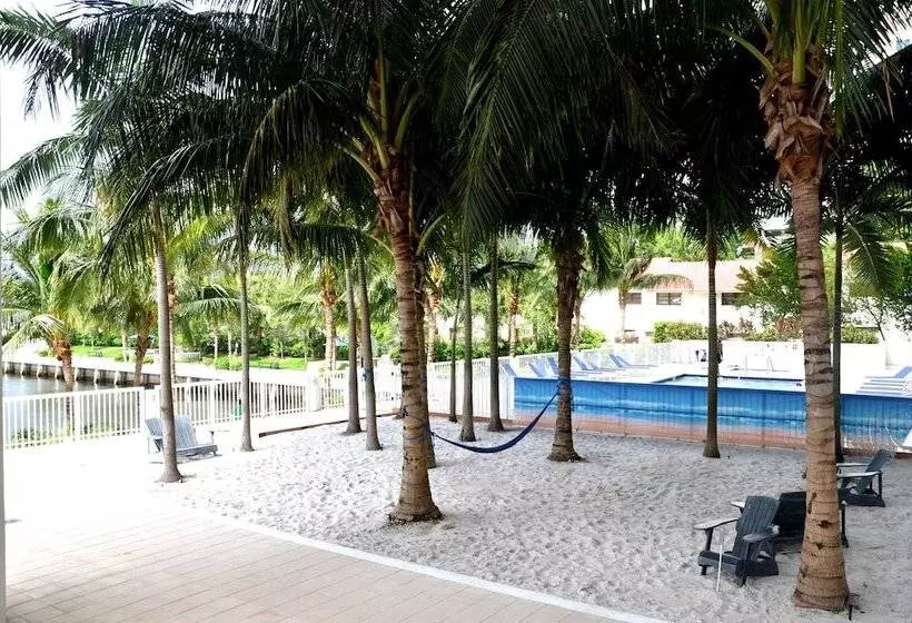 Fotos del hotel River Oaks Marina & Tower:  5