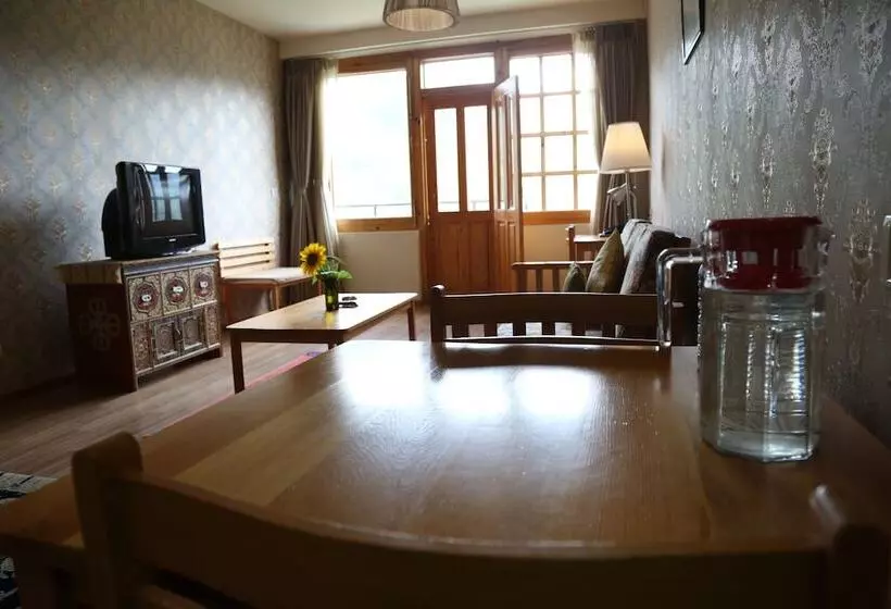 Fotos del hotel Bhutan Suites:  17