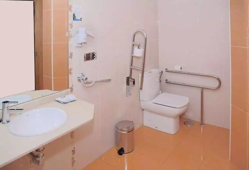Fotos del hotel Villa De Cacabelos:  12