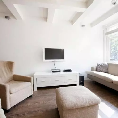 Charles Apartment
