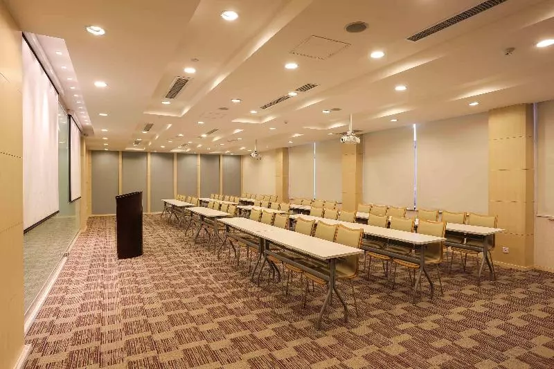 Fotos del hotel Ji Hotel Xianggang Middle Road Qingdao:  5