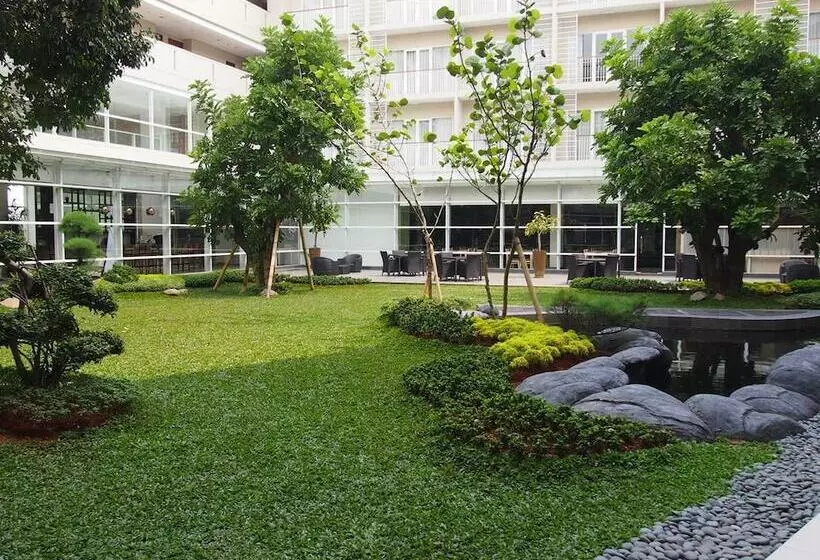 Fotos del hotel Treepark Serviced Apartment Karawang:  25
