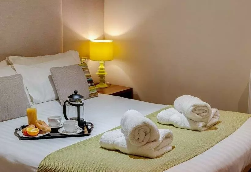 Fotos del hotel Base Serviced Apartments  City Road:  5