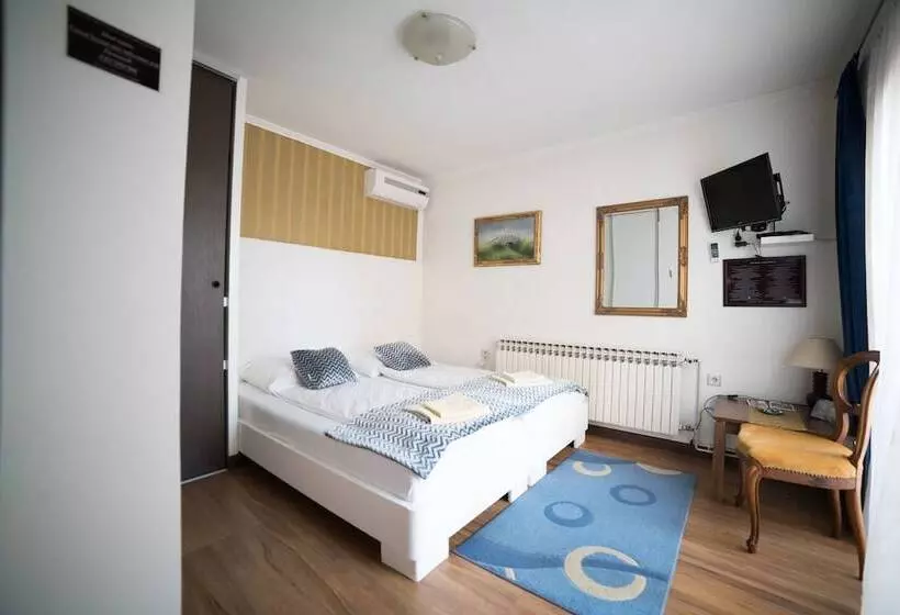 Fotos del hotel Guest House ?iro:  15