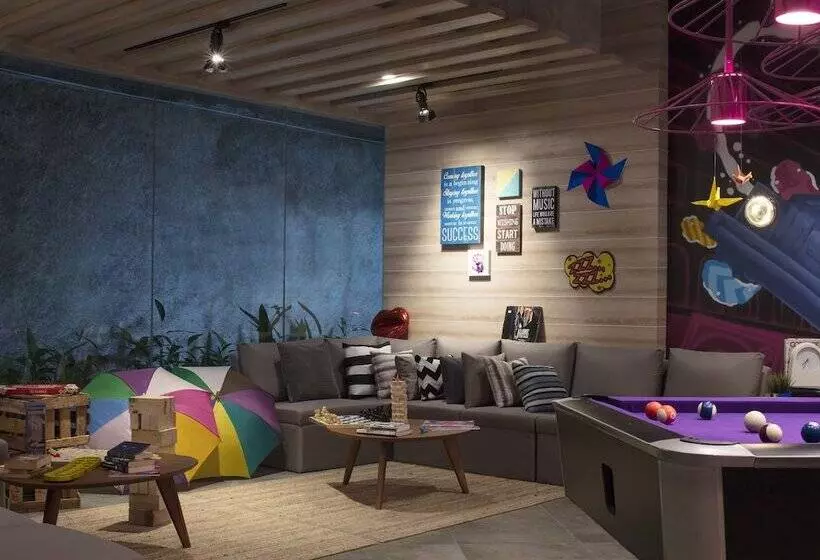 Moxy Bandung