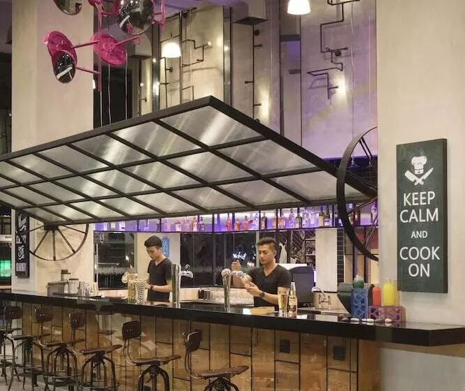 Fotos del hotel Moxy Bandung:  3