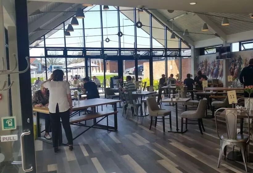 Fotos del hotel The Lodge:  21