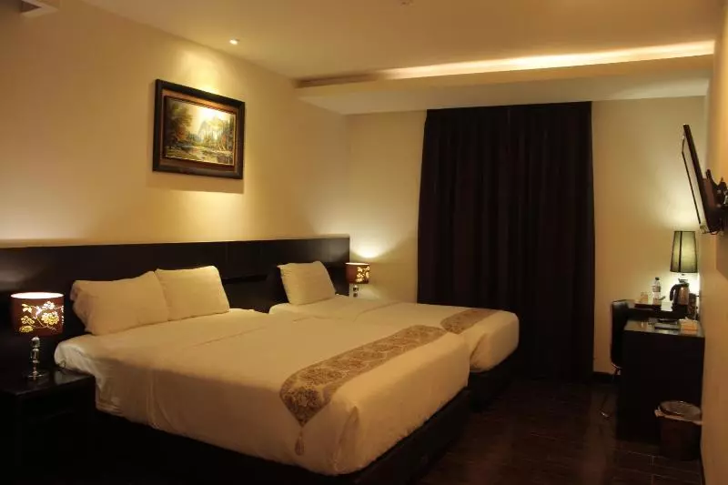 Fotos del hotel Continent Centrepoint Panakkukang:  2
