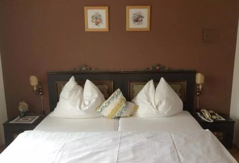 Fotos del hotel Zum Toni:  8