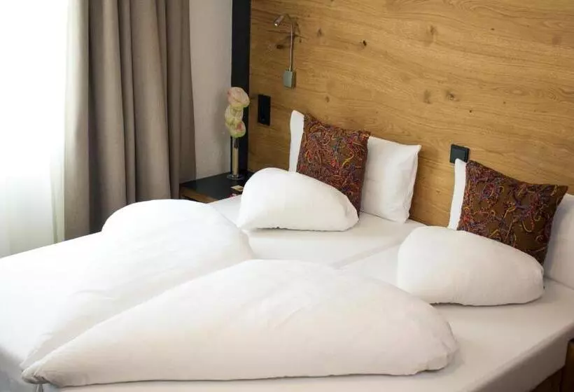 Fotos del hotel Montfort:  17