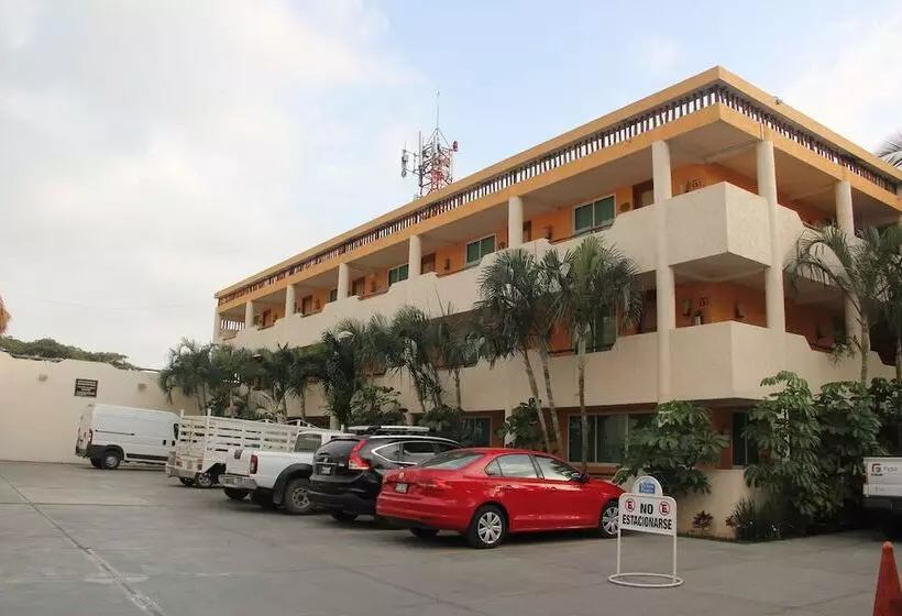 Palapa Palace Inn