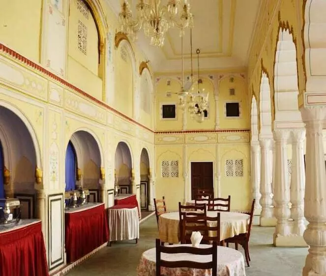 Fotos del hotel Karnot Mahal:  3