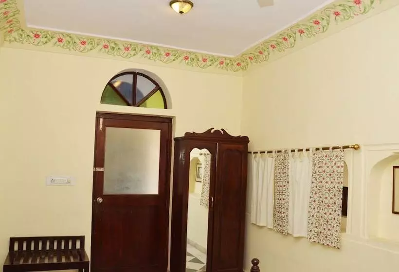 Fotos del hotel Karnot Mahal:  11