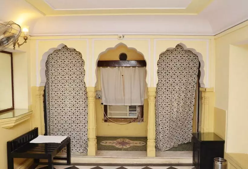 Fotos del hotel Karnot Mahal:  13