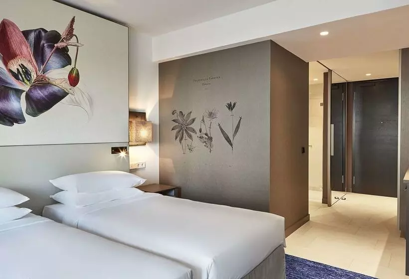 Hyatt Regency Amsterdam