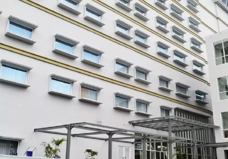 Fotos del hotel La Lisa Hotel Surabaya:  11