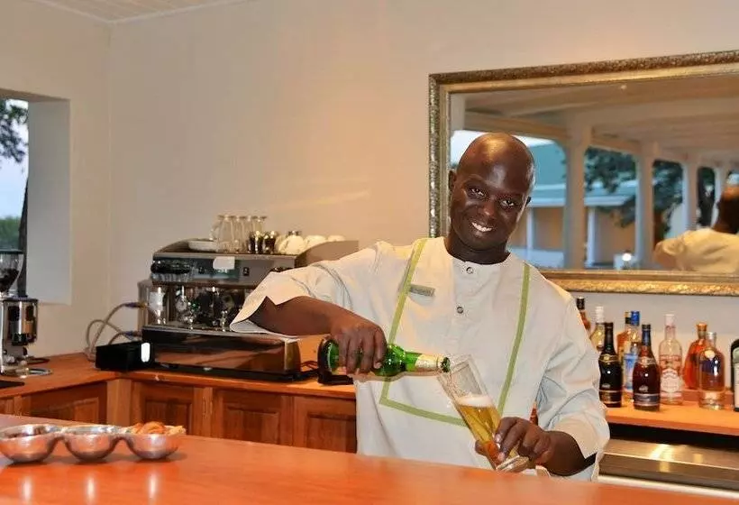 Fotos del hotel Batonka Guest Lodge:  6
