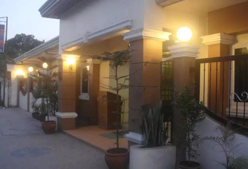 Fotos del hotel Balibago Villa:  4