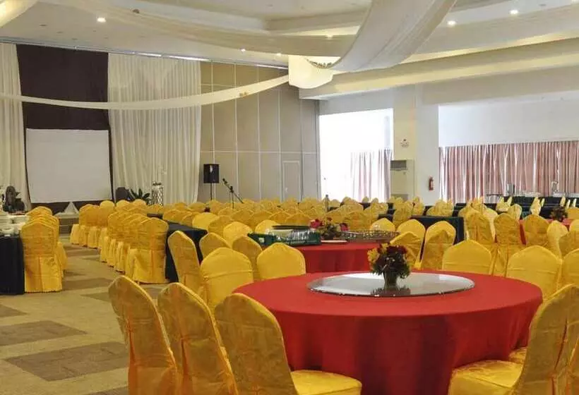 Fotos del hotel Crown Legacy:  6