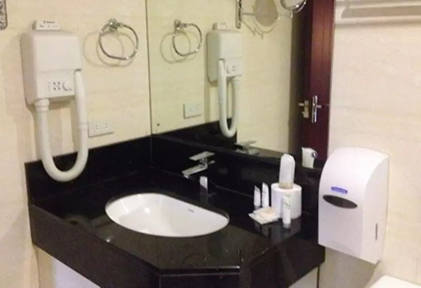 Fotos del hotel Crown Legacy:  7