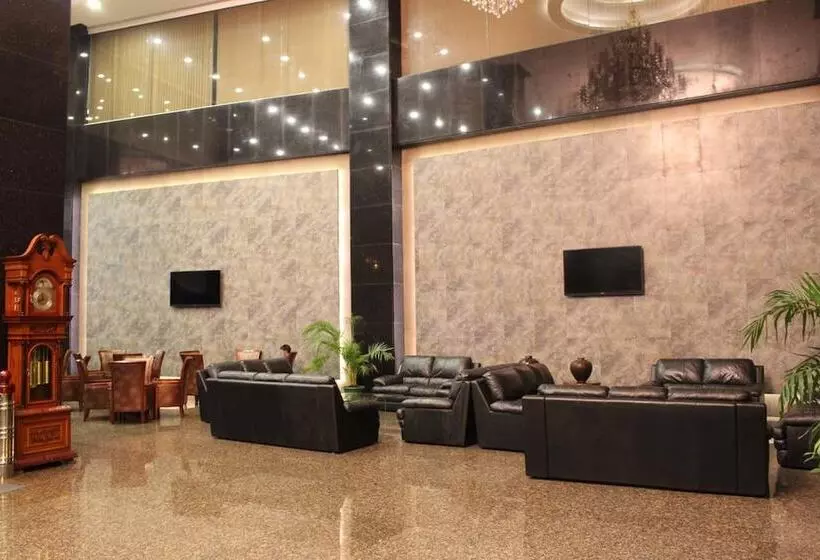 Fotos del hotel Crown Legacy:  2