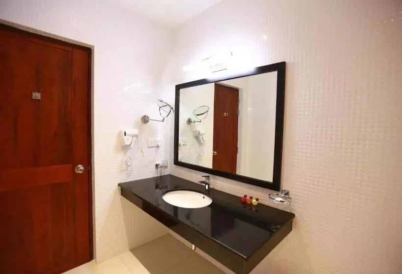 Fotos del hotel Royal Kandyan:  18
