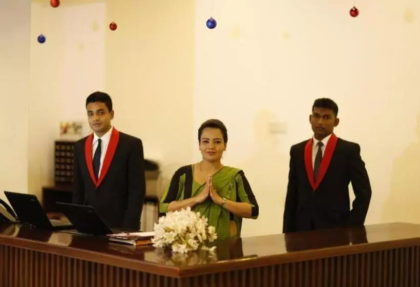 Fotos del hotel Royal Kandyan:  11