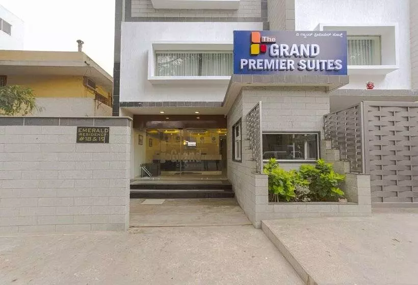 Fotos del hotel Treebo Grand Premier Suites:  5