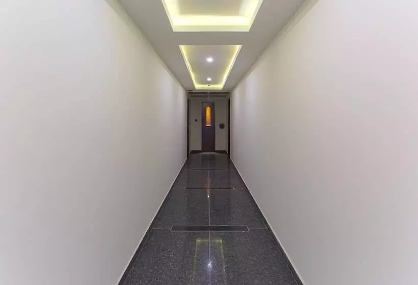 Fotos del hotel Treebo Grand Premier Suites:  11