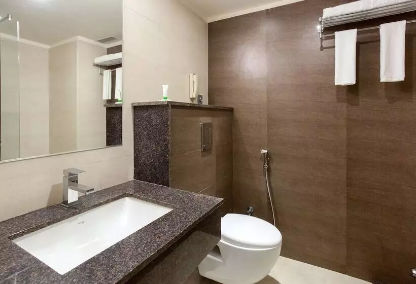 Fotos del hotel Treebo Grand Premier Suites:  8