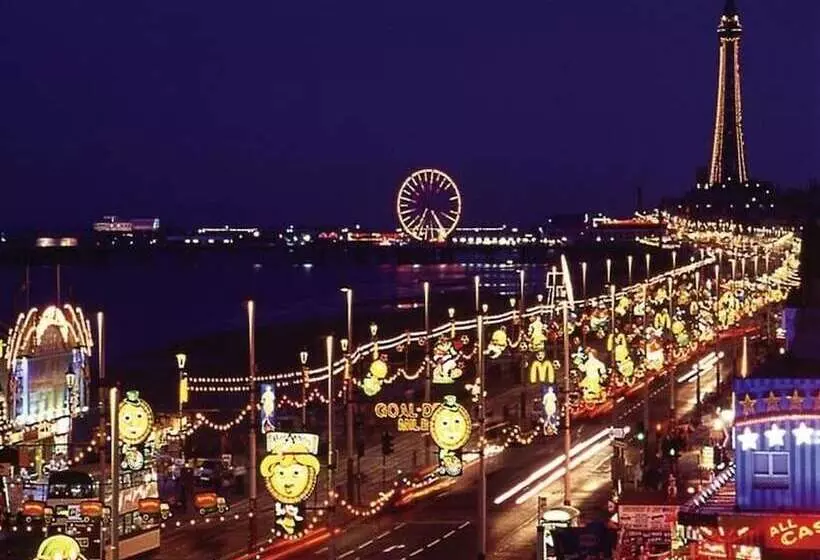 Las Palmas  By The Sea