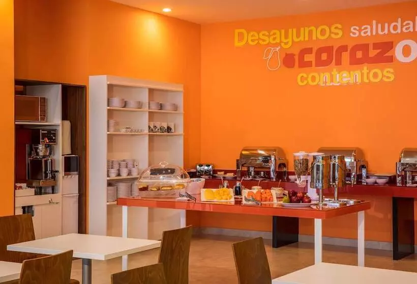 Fotos del hotel One Chihuahua Fashion Mall:  2
