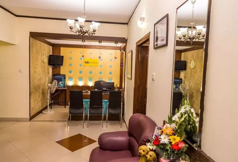Fotos del hotel Mint Queensway Suites:  3