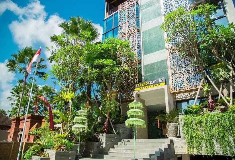 Maxones At Ubud