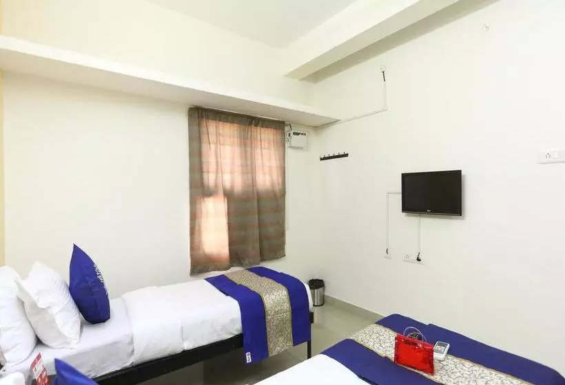 Fotos del hotel Oyo 3860 Apartment Jls Gruha:  12