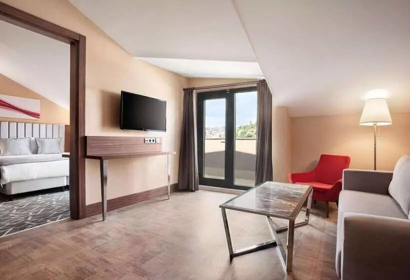 Fotos del hotel Ramada By Wyndham Istanbul Alibeykoy:  25