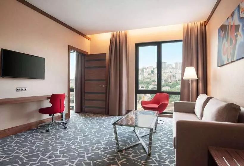 Fotos del hotel Ramada By Wyndham Istanbul Alibeykoy:  23