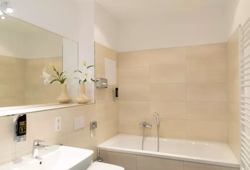 Fotos del hotel Luga Homes  Stadthaus:  11