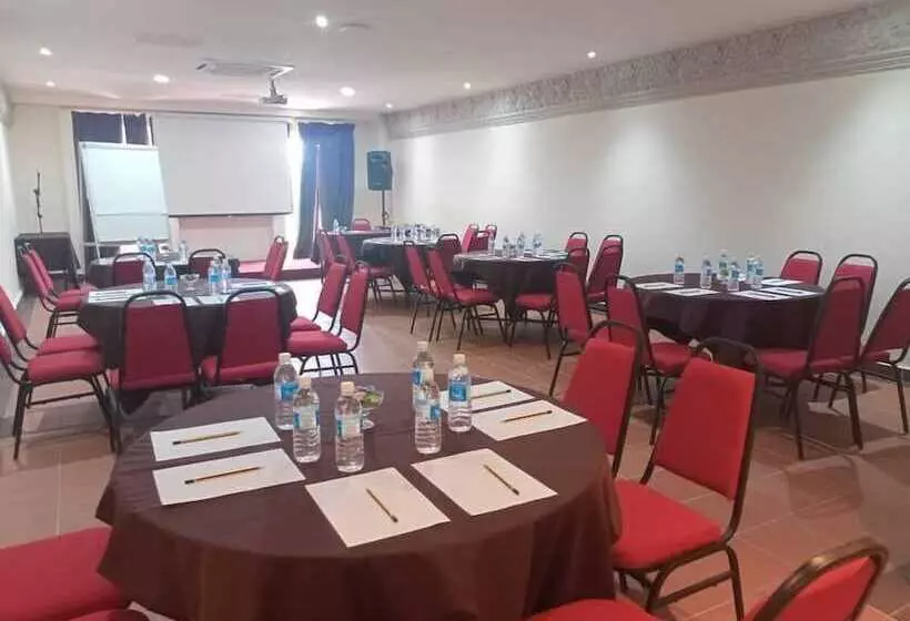 Fotos del hotel Riviera Suites Melaka:  6