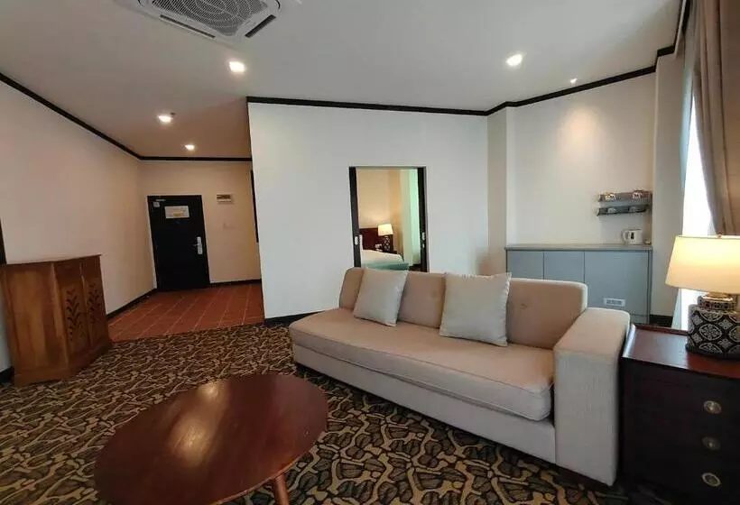 Fotos del hotel Riviera Suites Melaka:  12