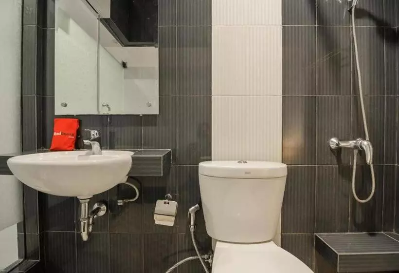 Fotos del hotel Reddoorz Plus Near Soekarno Hatta Airport 2:  6