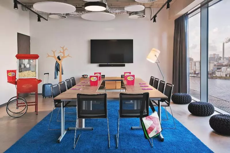 Fotos del hotel Moxy Amsterdam Houthavens:  4