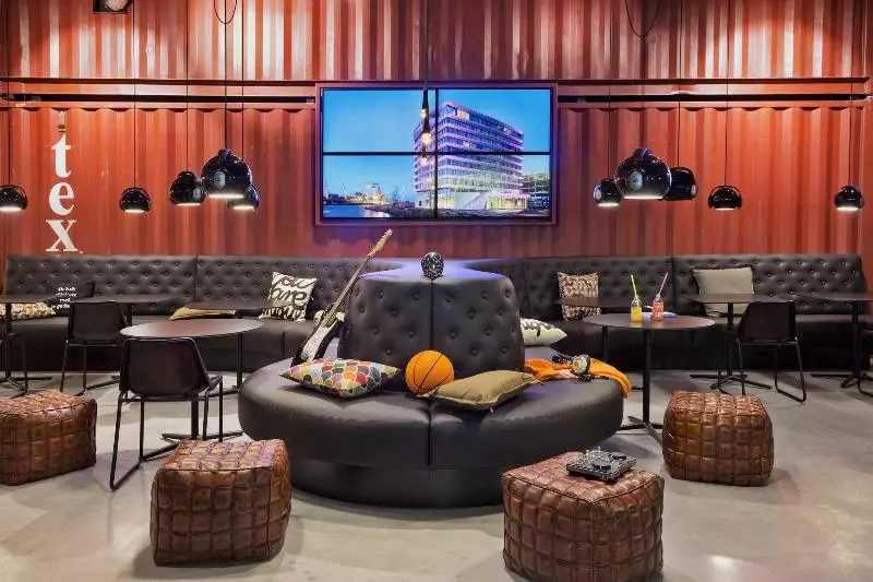 Fotos del hotel Moxy Amsterdam Houthavens:  11
