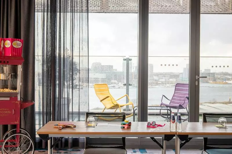 Fotos del hotel Moxy Amsterdam Houthavens:  10