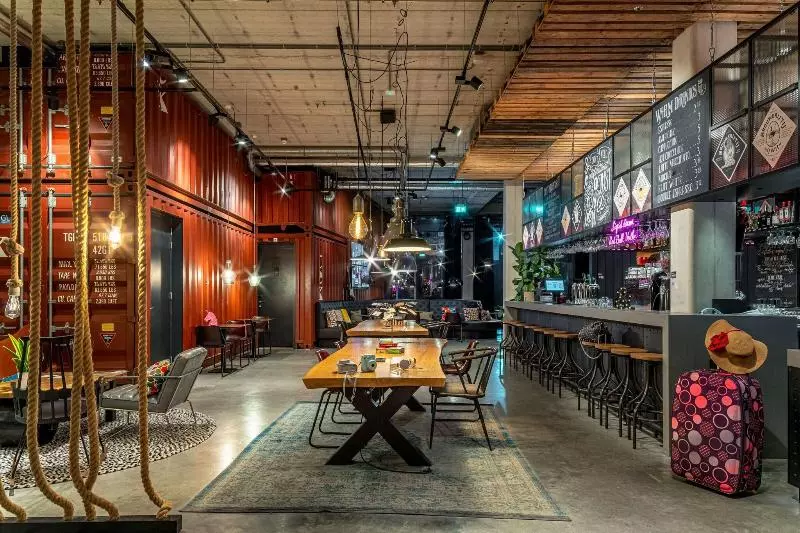 Fotos del hotel Moxy Amsterdam Houthavens:  8