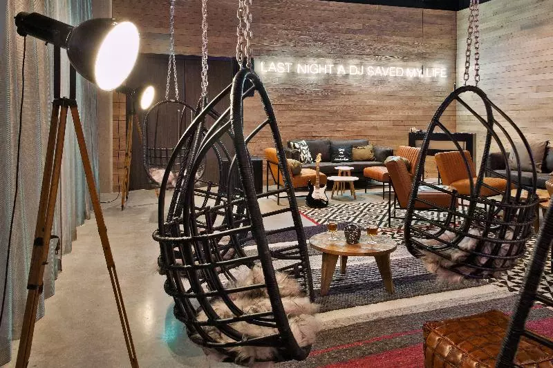 Fotos del hotel Moxy Amsterdam Houthavens:  12