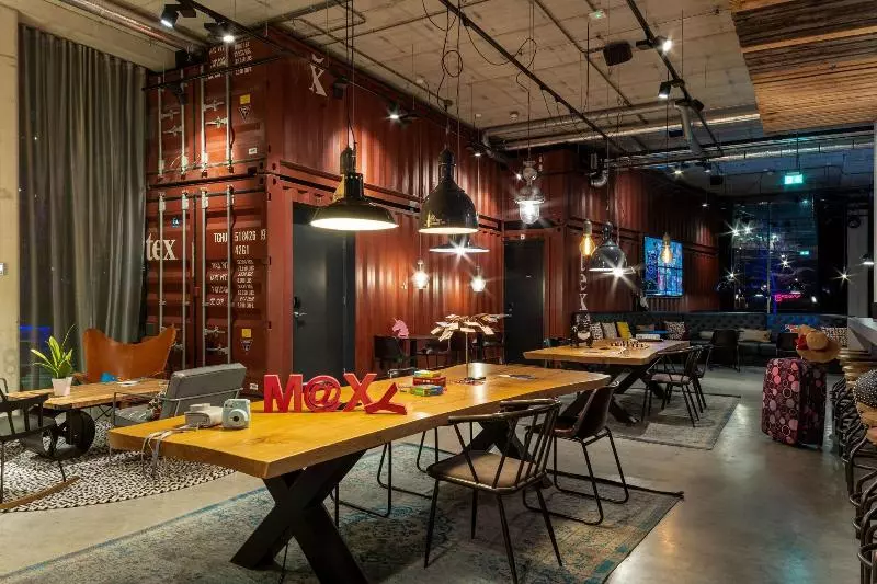 Fotos del hotel Moxy Amsterdam Houthavens:  9
