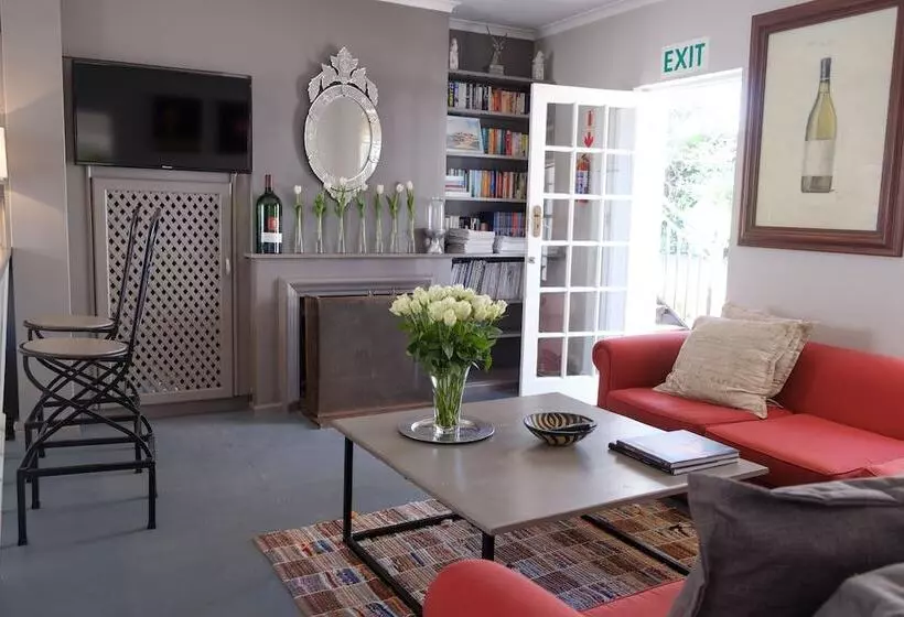 Fotos del hotel Constantia White Lodge Guest House:  2
