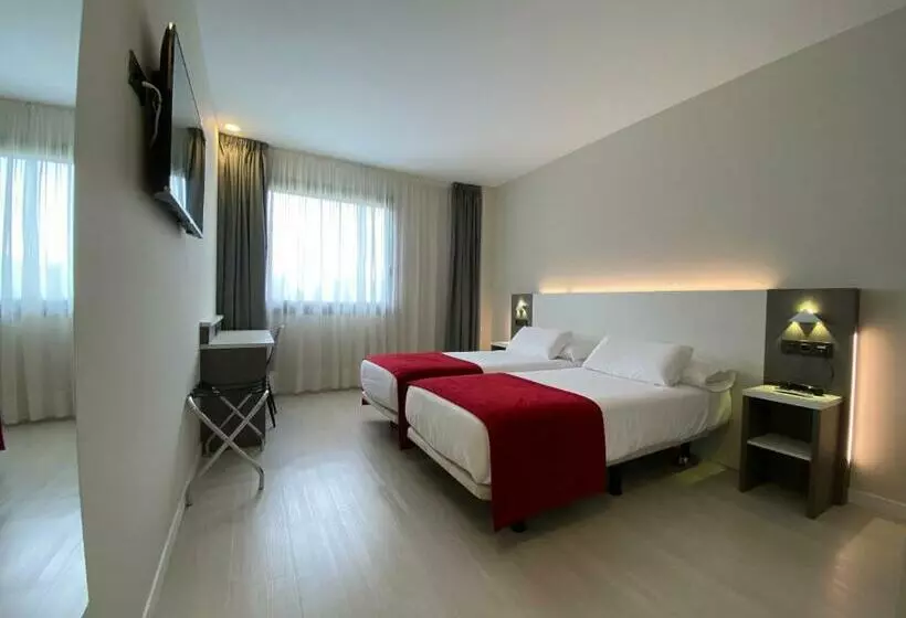 Fotos del hotel New Bilbao Airport:  2