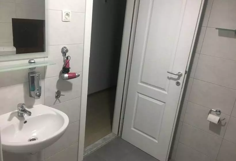 Fotos del hotel Guest House City Star:  14
